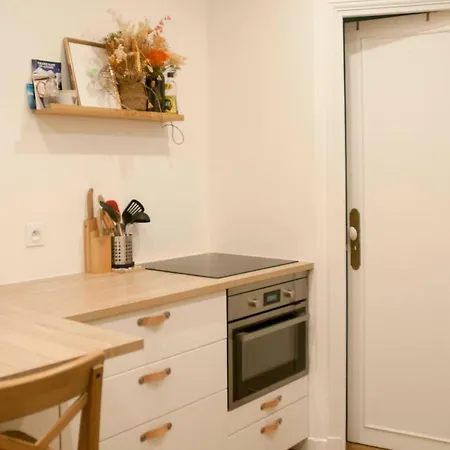 Daire Nice Apt Ideal For 2 Near The Sacred Heart! Paris